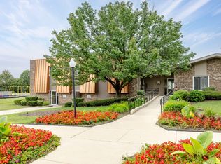 The Arbors of Glen Ellyn, Glen Ellyn, IL 60137