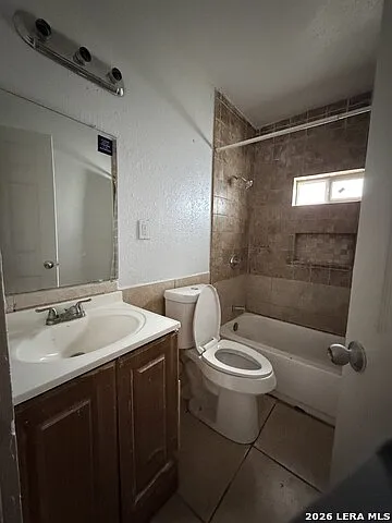 153 E Baylor #3 — Photo 5