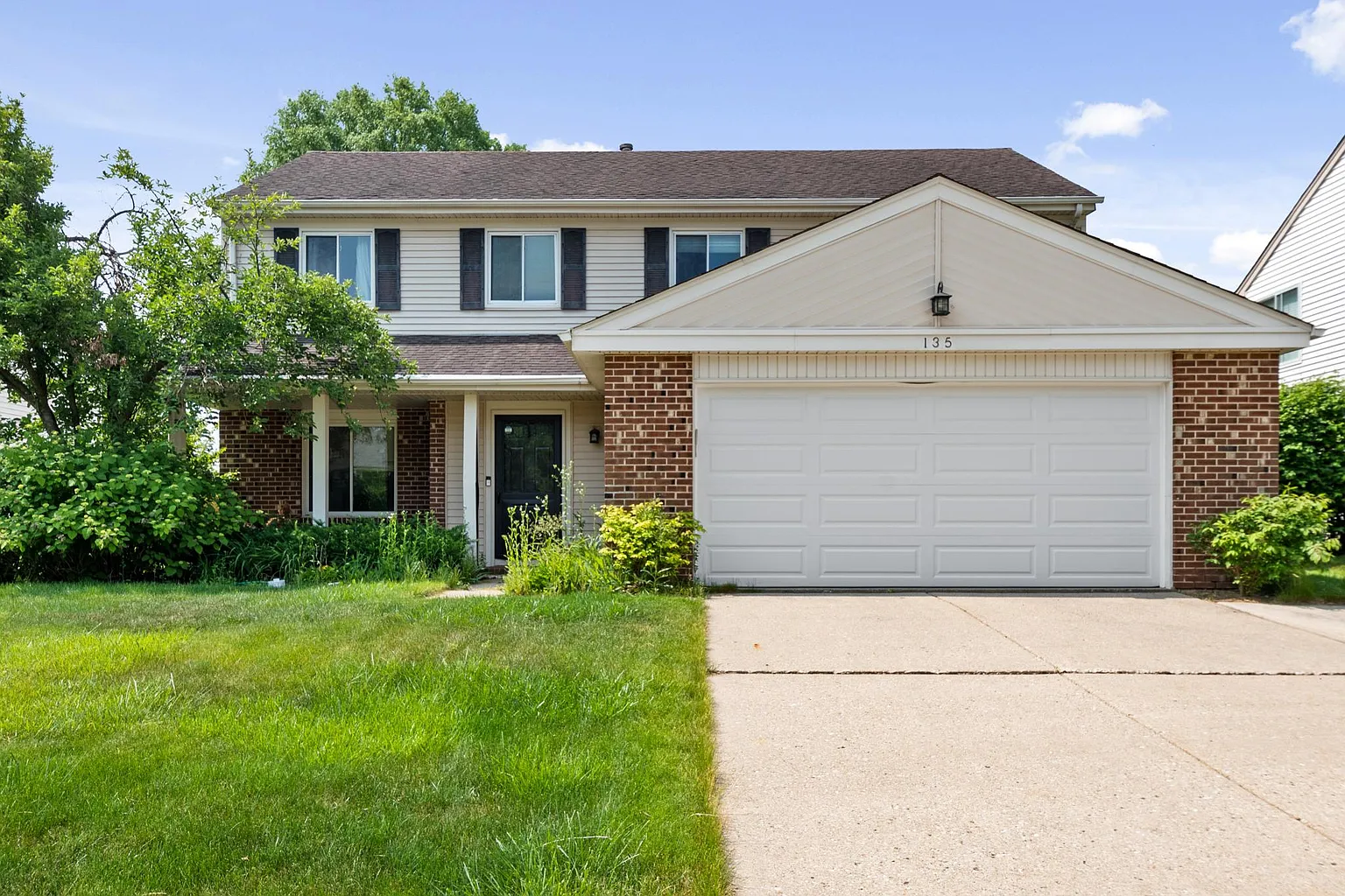 135 Lilac Ln photo 1