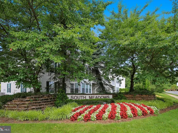 7505 Calderon Ct #J, Alexandria, VA 22306