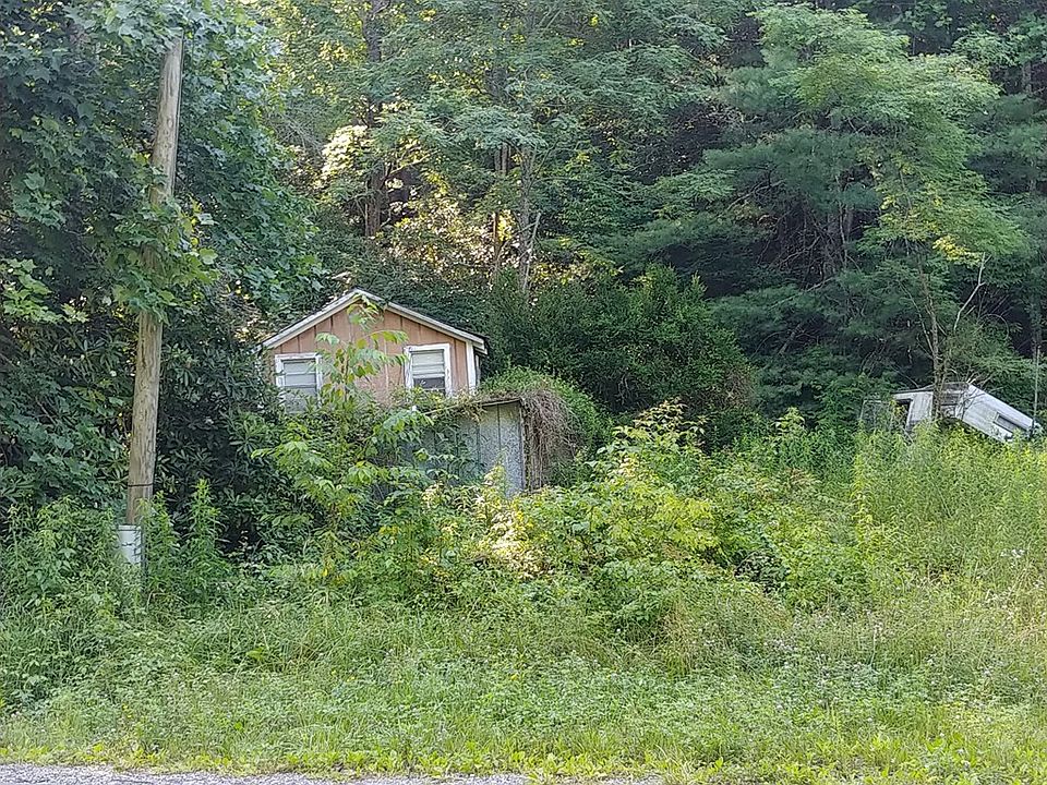 2nd image of 18885 Wayah Rd