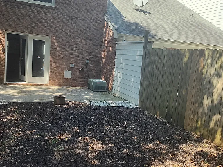 415 Williamsburg Way — Photo 14