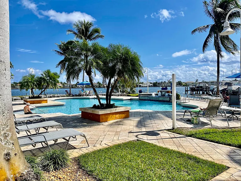120 Yacht Club Way #305 — Photo 32