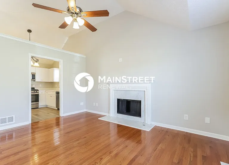 7015 Bristol Trl — Photo 3