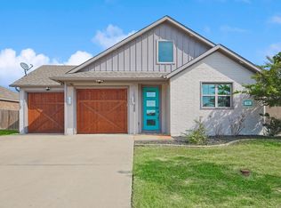 30 Heron Dr, Sanger, TX 76266