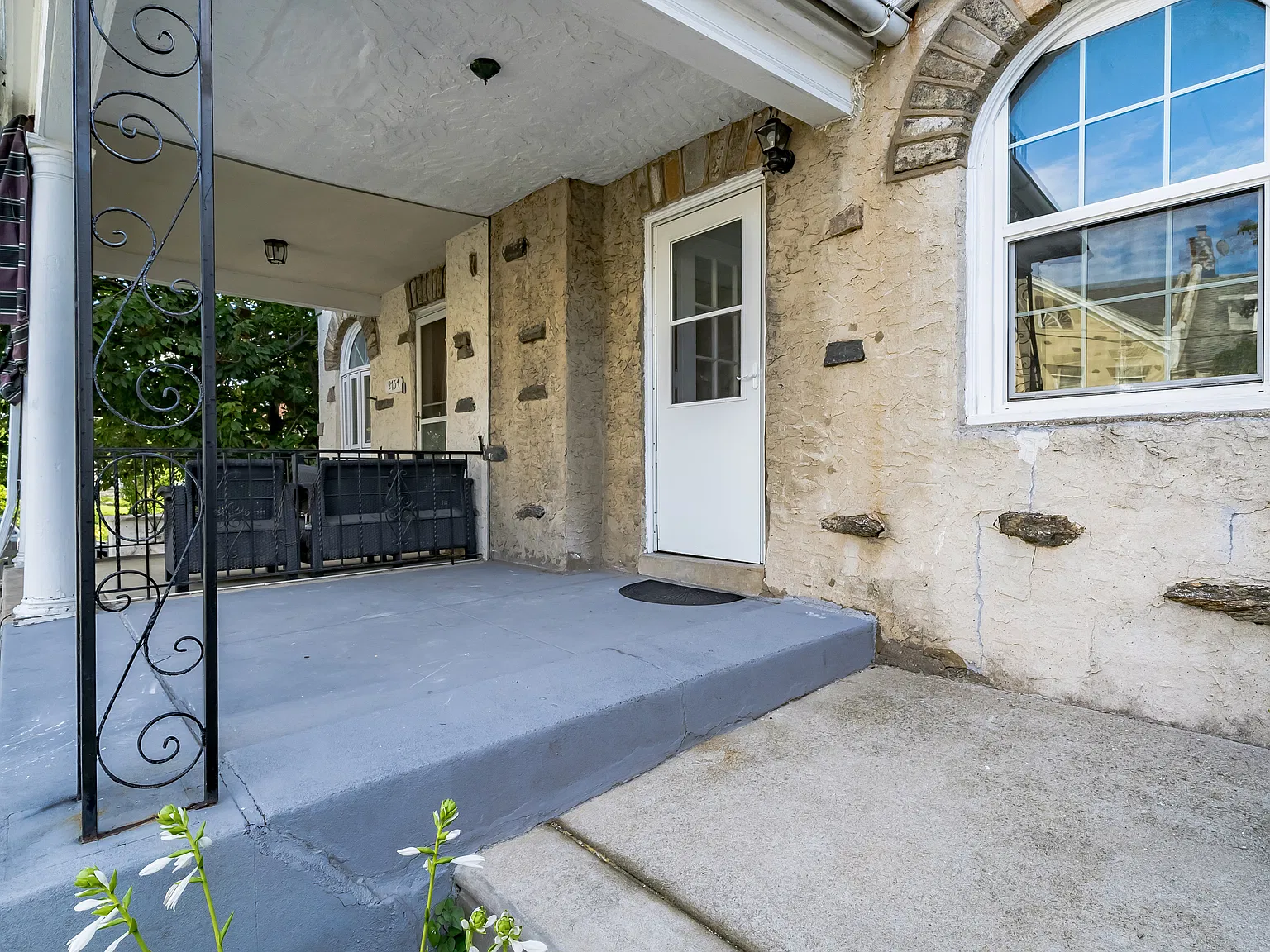 3 bed, 1354 sqft, $1,800 — Photo 4