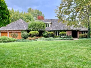 989 S Ridge Rd, Lake Forest, IL 60045