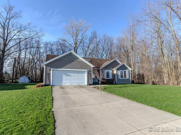 3762 Sunrise Ln NW, Grand Rapids, MI 49534