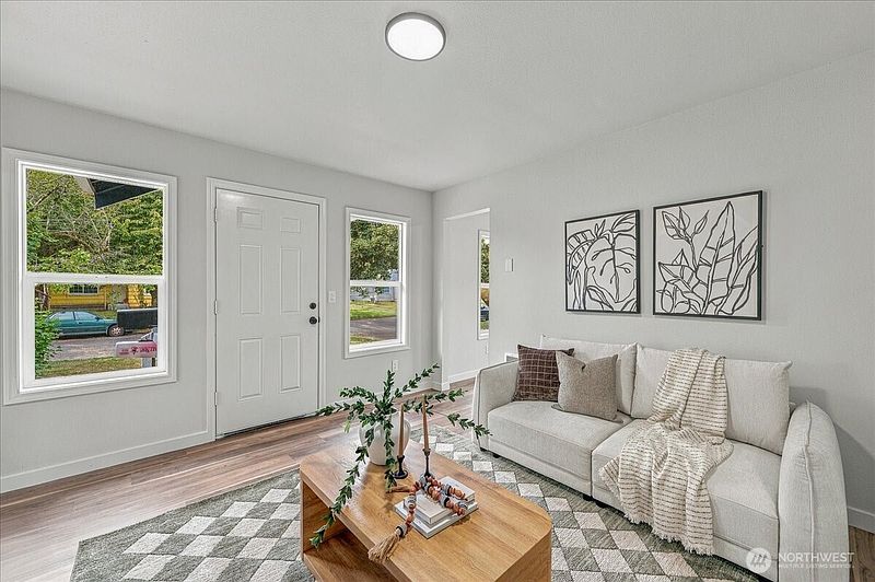 4th image of 1116 9th Avenue