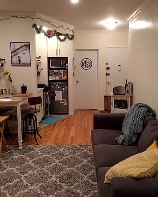 Rented by Real Broker NY LLC | media 44