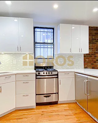 Rented by City Connections Realty | media 15