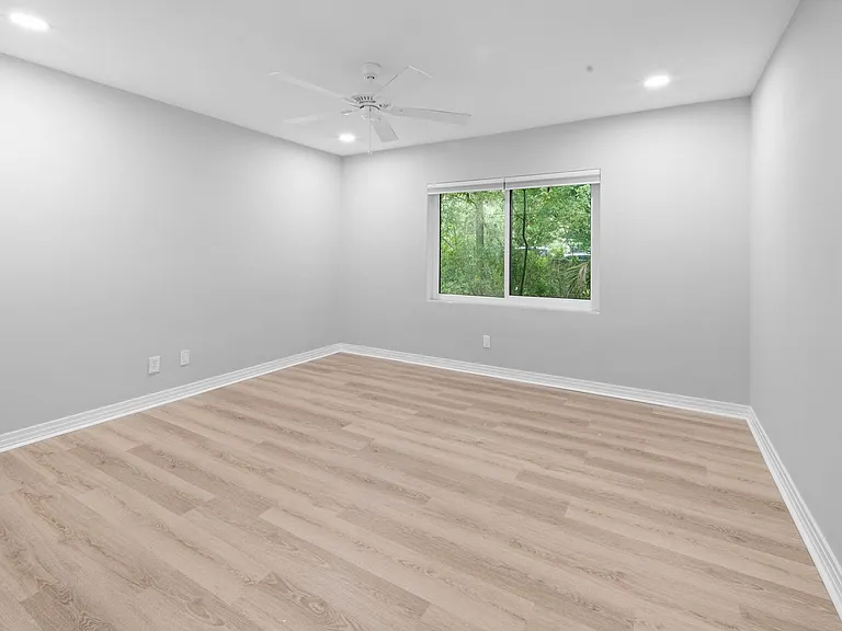 1417 NW 17th St — Photo 17