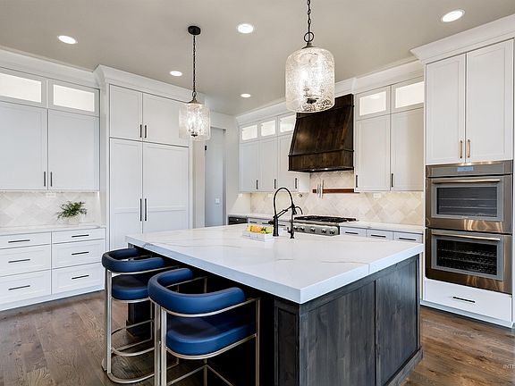 3rd image of 2288 N Fountainhead Way