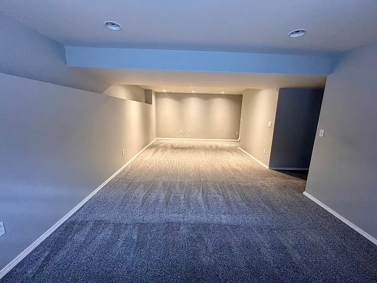 9380 Melbourne Dr — Photo 34