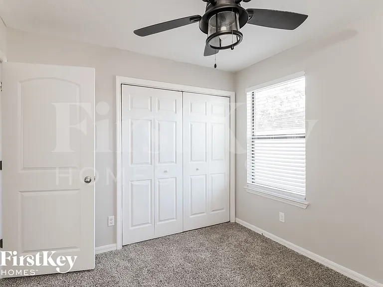 6218 Manitoba Dr — Photo 16