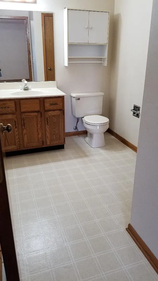 2 bed, 1.5 bath, 1100 sqft, $1,350 — Photo 3