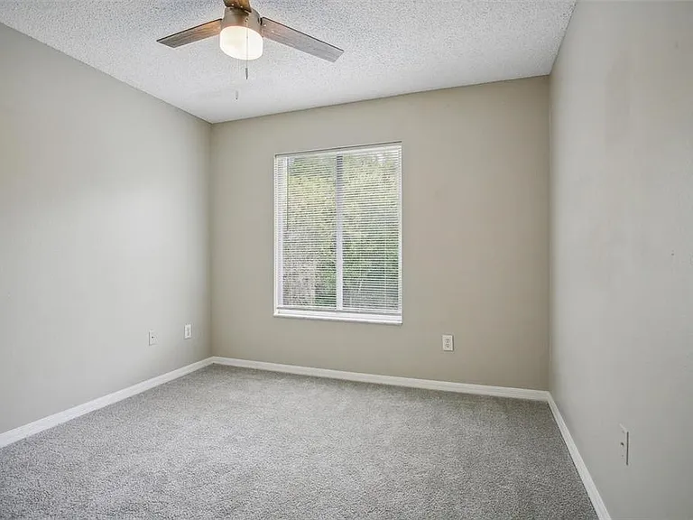 18181 Paradise Point Dr — Photo 24