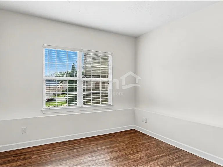 1413 Napa Point W — Photo 16