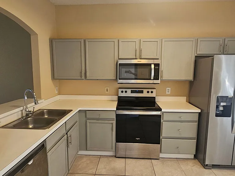 14560 Laguna Beach Cir — Photo 2