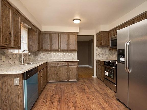 2nd image of 81 Dartmouth Ave