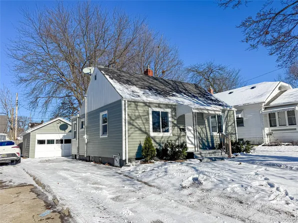 621 Lochhead Ave, Flint, MI 48507