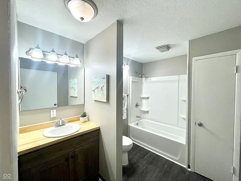 110 N Tyrone Dr — Photo 18