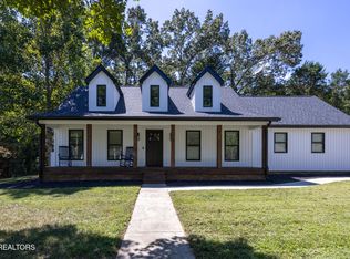 1313 English Ln, Athens, TN 37303