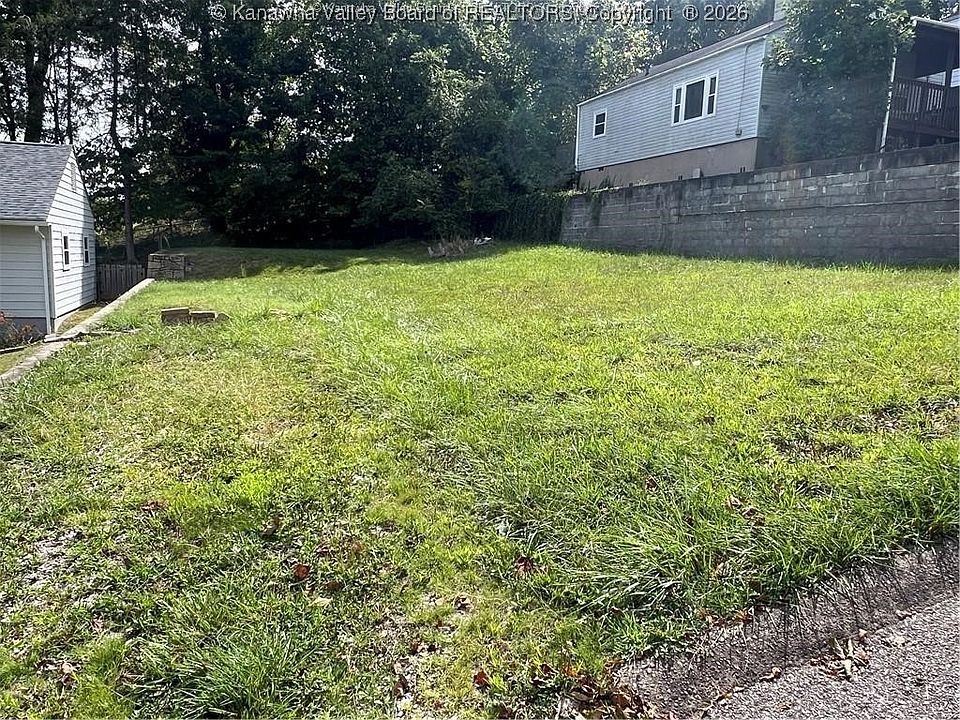 1st image of 862 Hudson St