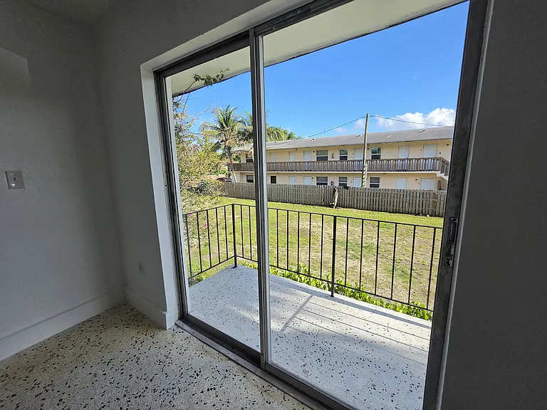 8315 NE Miami Ct #4 — Photo 14
