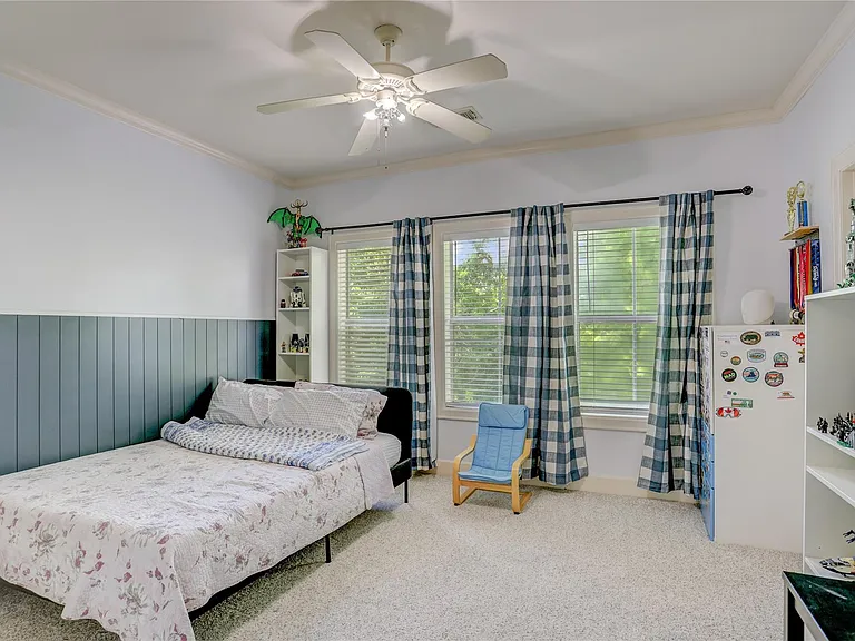 4262 Childress St #B — Photo 19