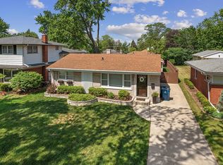 928 S Stratford Ave, Elmhurst, IL