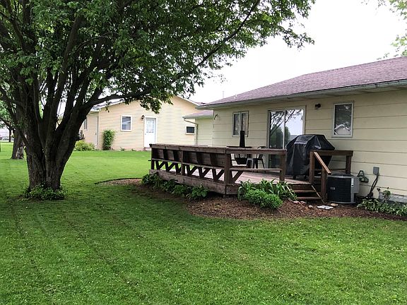 Back patio/NW corner 