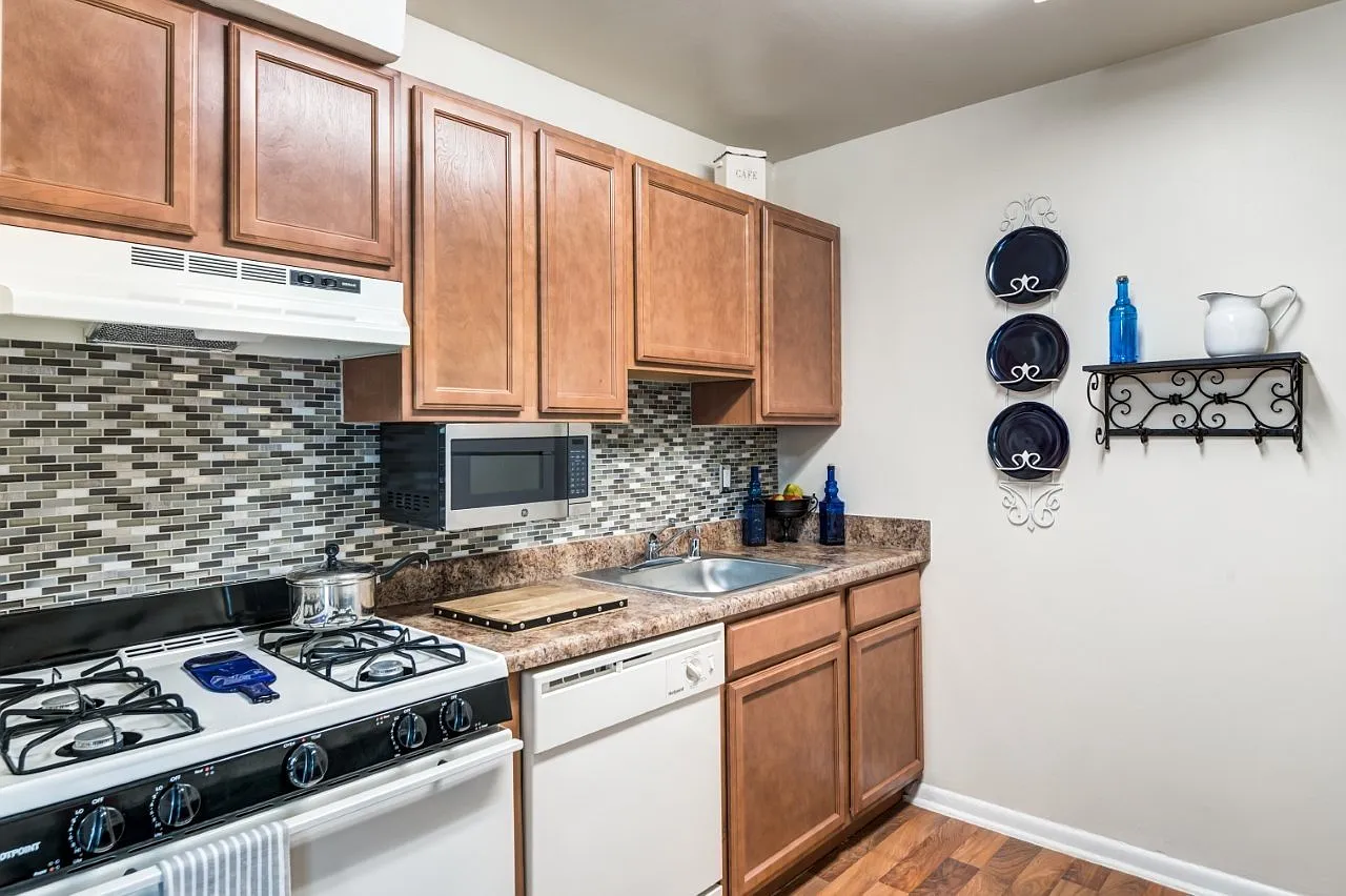 Willow Lake Apartment Homes — Photo 3