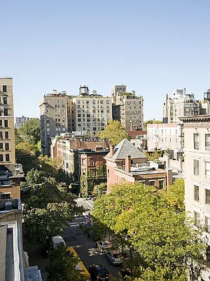 Sold by Sotheby's International Realty | media 4