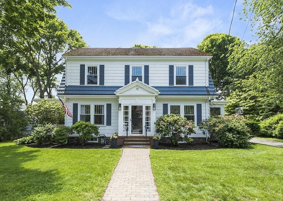 1st image of 38 Brookhouse Dr