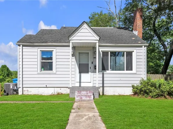 1424 Stewart St, Chesapeake, VA 23324