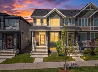 242 S Carrington Gate NW, Calgary, AB T3P 1E1