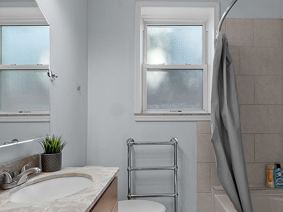 2nd image of 7055 Dartmouth Ave Floor 1