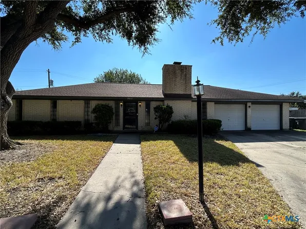 1611 Plantation Rd, Victoria, TX 77904
