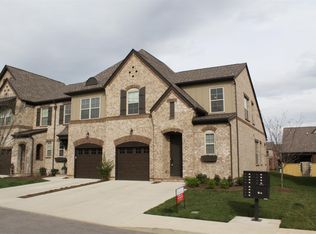 142 Ambassador Dr #42, Hendersonville, TN 37075