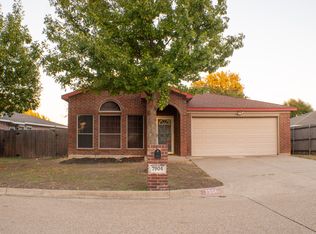 7904 Fox Chase Dr, Fort Worth, TX 76137