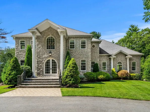 9 Grandview Rd, North Reading, MA 01864