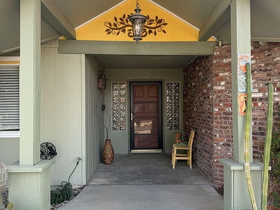 3rd image of 601 Trisha Ct