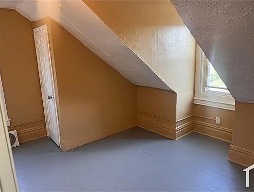 4 bed, 2200 sqft, $1,800 — Photo 2