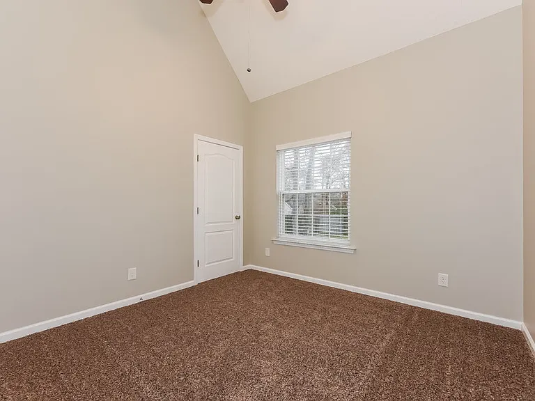 1903 Champlain Dr — Photo 12