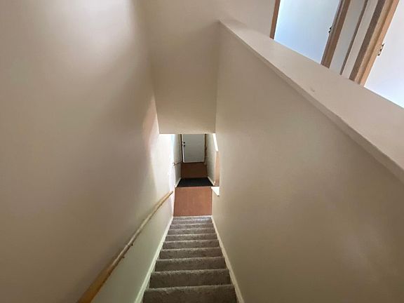 4th image of 837 E Bowen Ave #B