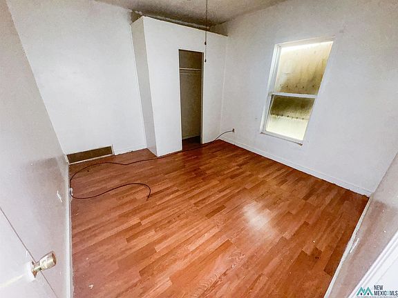5th image of 821 E Jefferson Ave