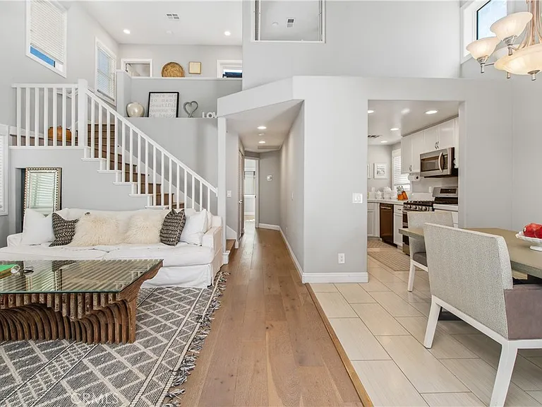 608 Poinsettia Ave #B — Photo 1