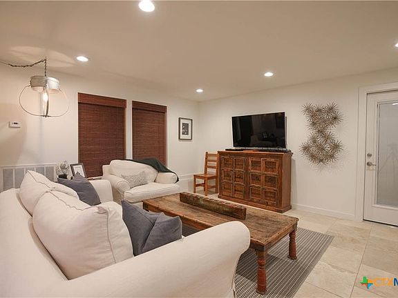 3rd image of 3358 Drapers Cv
