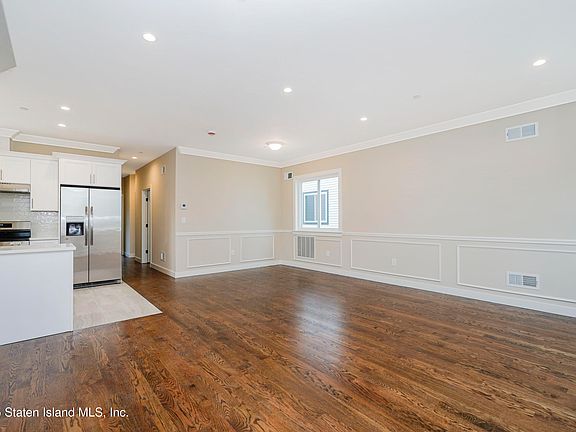 4th image of 62 Cromwell Ave